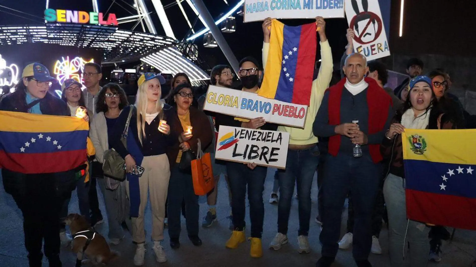 venezolanos protestan en Puebla